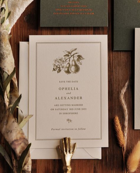 Wedding Invitation Autumn Theme, Pear Wedding Invitations, Fall Wedding Invitation Ideas, Cool Save The Date Ideas, Formal Invitation Card, Royal Wedding Invite, Fall Themed Wedding Invitations, Vintage Wedding Invites, Fall Wedding Invites