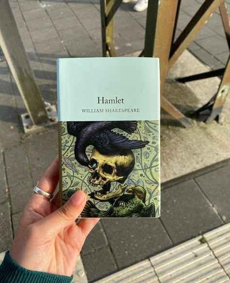 The Collector Book, Best Classical Books, Poetic Books, Hamlet Book, Shakespeare Books, Classic Literature Books, Shakespeare Hamlet, Books Classic, Maladaptive Daydreaming