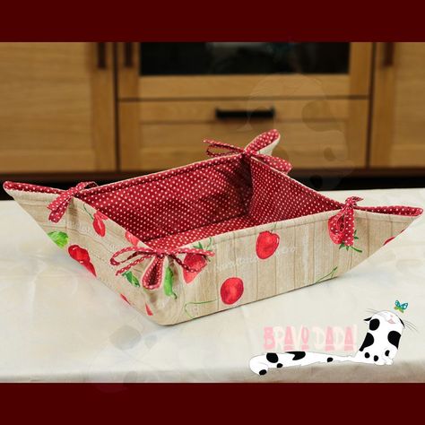 Quilted Bread Basket Free Pattern, Diy Fabric Bread Basket, Sewing Bread Basket, Fabric Bread Basket Pattern, Bread Basket Sewing Pattern, Bread Basket Pattern, Fabric Bread Basket, Bread Basket Liner Pattern, How To Make Baskets Diy