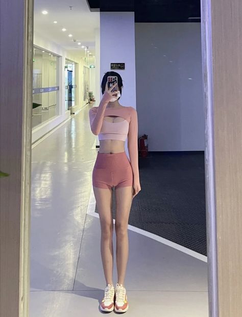 Slim Leg Goals Aesthetic, 55kg Woman, Korea Body Type, Skinniest Person In The World, Slim Hour Glass Shape Korean, Uzzlang Girl Body, Body Korean, Leg Claim, Petite Body Claim