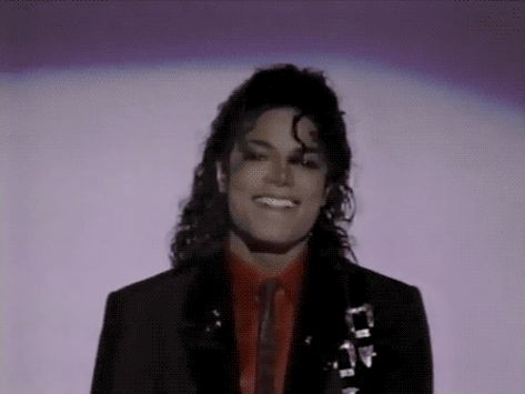 Michael Jackson Gif Blow Kiss Gif, Michael Jackson Shoes, Michael Jackson Bad Era, Michael Jackson Gif, Smile Gif, Photos Of Michael Jackson, Jackson Bad, Michael Jackson Smile, Joseph Jackson