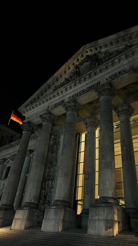 Berlin Snap, Reichstag Building, Berlin Germany Travel, Berlin Aesthetic, Travel Instagram Ideas, Europe 2023, Wallpaper Wa, Lucid Dream, Berlin City