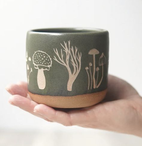 Autumn Pottery Ideas, Mushroom Ceramics Ideas, Incense Diffuser, Ceramic Cafe, Clay Wall, Pottery Dishes, Decorative Dish, Ceramics Pottery Art, Ceramics Projects