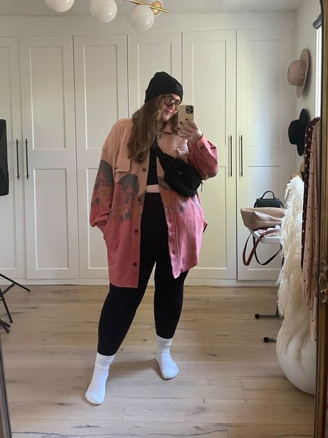 Chunky Boots And Dress Outfit Plus Size, Plus Size Style Inspiration Casual, Spring Style Plus Size, Plus Street Style, Plus Size Outfits Comfy, Plus Size Outfits Fall 2023, Lesbian Winter Fashion, Casual Winter Outfits Plus Size, Sporty Outfits Plus Size