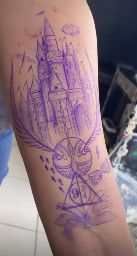 Harry Potter Tattoo Unique, Harry Potter Tattoo Sleeve, Hogwarts Tattoo, Harry Tattoos, Hp Tattoo, Theme Tattoo, 4 Tattoo, Harry Potter Tattoos, Harry Potter Tattoo