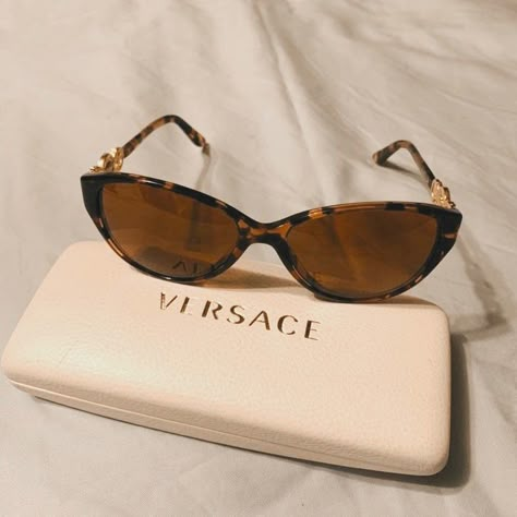 Kayla Lauren, Versace Aesthetic, Sunglasses For Your Face Shape, Trendy Glasses, Cute Sunglasses, Versace Brand, نظارات شمسية, Fashion Eye Glasses, Stylish Glasses