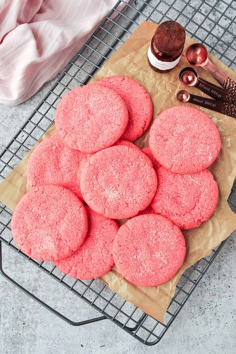 These Mexican Pink Cookies will melt in your mouth! They'll be the star of the show for Cinco de Mayo, baby showers, and weddings! Mexican Pastry, Elephant Ears Recipe, How To Store Strawberries, Mexican Cookies, Christmas Cookie Bars, Gooey Butter Cookies, Mexican Sweet Breads, Strawberry Butter, Gooey Cookies