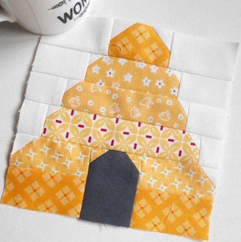 Imagine a whole quilt made up of the scrap busting block 39 'Beehive" - wouldn't that would bee beautiful. Bee Quilt Blocks, Bee Quilts, Bee Quilt Pattern, Beehive Quilt, Bumble Bee Quilt, Bee Quilts Ideas, Bee Quilt Block, Bee Quilt, Bee Patchwork