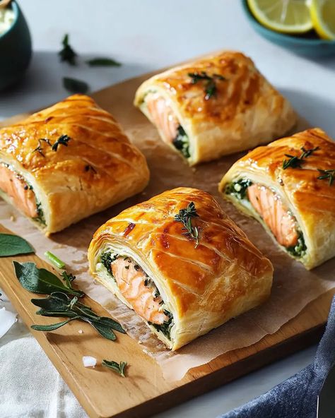 Individual Salmon Wellingtons - Luna Recipe Salmon Wellington Recipe Gordon Ramsay, Salmon Wellington Recipe, Salmon Appetizer Recipes, Salmon Wellington, Roulade Recipe, Salmon Appetizer, Cooked Salmon, Seafood Dish Recipes, British Recipes