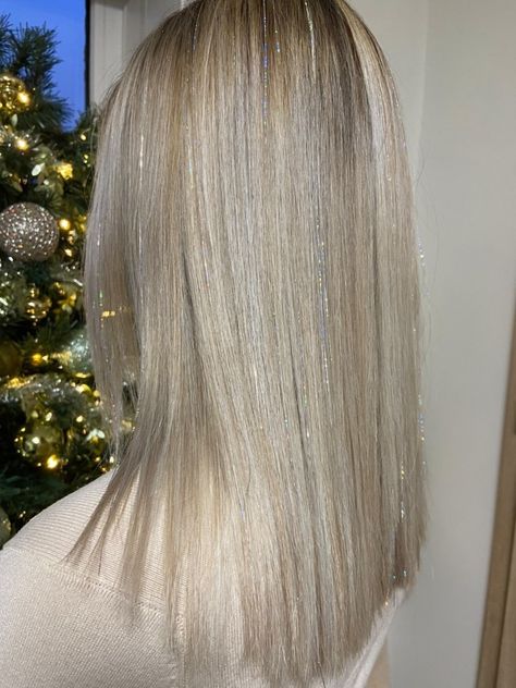 #hairstyles #hairideas #blondehairstyles #blondehaircolor #hairtinsels #tinsels #glitter #glitterhair #christmashair #discoverunder20k Silver Hair Glitter, Blond Hair With Tinsel, Blonde Hair With Silver Tinsel, Blonde Hair With Tensil, Hair Tinsel Silver, Pink Hair Tinsel Blonde, Hair Tensil Blonde, Tinsel Blonde Hair, Tinsel Hair Blonde