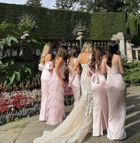 Future Wedding Plans, Pink Dresses, Wedding Goals, Wedding Mood, Dreamy Wedding, Fairytale Wedding, Dream Wedding Dresses, Pink Wedding, Wedding Bells