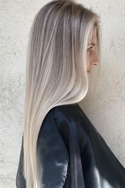 Smudge Blonde Hair, Soft Ash Blonde, Root Smudge Blonde, Blonde Hair For Brunettes, Root Smudge, Guest Hairstyles, Beige Blonde Hair, Blonde Hair With Roots, Blonde Hair Care