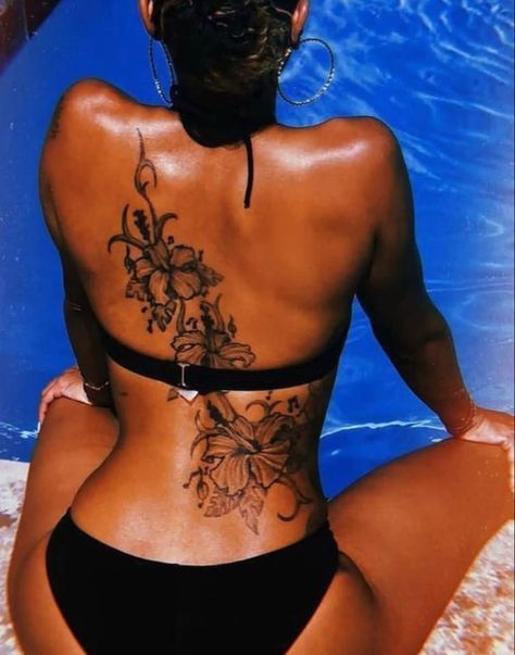 Rumi Tattoo, Waist Tattoos, Pretty Hand Tattoos, Black Girls With Tattoos, Tasteful Tattoos, Inspiration Tattoos, Spine Tattoos For Women, Pretty Tattoos For Women, Tattoos For Black Skin