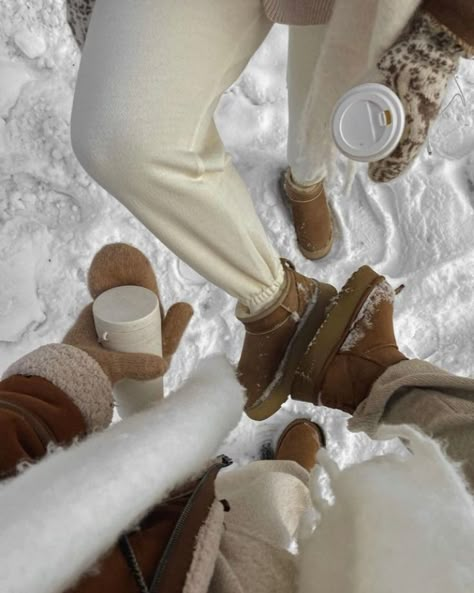 Mode Au Ski, Looks Adidas, 00s Mode, Adrette Outfits, Stile Blair Waldorf, Winter Princess, Winter Outfits Aesthetic, Skandinavian Fashion, Chique Outfits