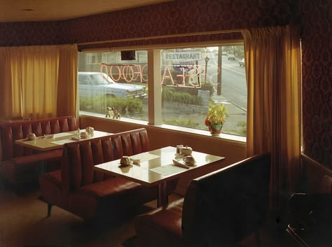 Diner Aesthetic, William Eggleston, American Diner, Contemporary Photography, Awesome Art, 인테리어 디자인, Architecture Photography, Sugar Bowl, Street Photography