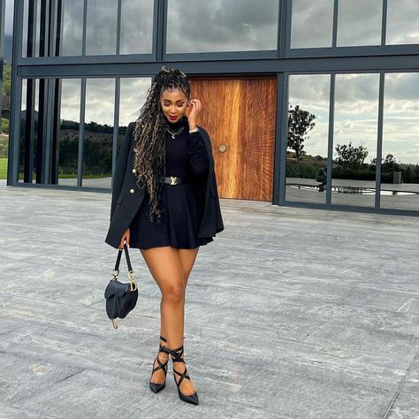 Nqobile Khwezi on Instagram: “All black at the white shows🖤” Nqobile Khwezi, Instagram 2023, African Beauty, Curvy Girl Fashion, South African, Business Women, All Black, Chic Outfits, The White