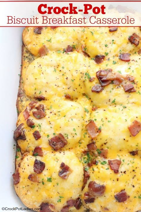 Crock-Pot Biscuit Breakfast Casserole - A quick & easy Crock-Pot Biscuit Breakfast Casserole that the whole family will love. Biscuits, eggs, cheese & bacon combine for the perfect breakfast or brunch. Great any day but PERFECT for Christmas morning breakfast! [Low Sugar & 10 Weight Watchers SmartPoints Per Serving!] #CrockPotLadies #CrockPot #SlowCooker #BreakfastCasserole #ChristmasMorning Biscuit Breakfast Casserole, Casserole With Biscuits, Biscuit Breakfast, Breakfast Casserole With Biscuits, Slow Cooker Breakfast Casserole, Crockpot Breakfast Casserole, Breakfast Crockpot Recipes, Slow Cooker Breakfast, Crockpot Breakfast