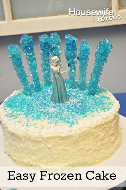 Housewife Eclectic: Easy Frozen Cake. How to make a simple Elsa cake that your child will love! Easy Frozen Cake, Elsa Birthday Cake, Winter Torte, Elsa Party, Elsa Cakes, Diy Birthday Cake, Frozen Birthday Cake, Frozen Party Ideas, Elsa Birthday