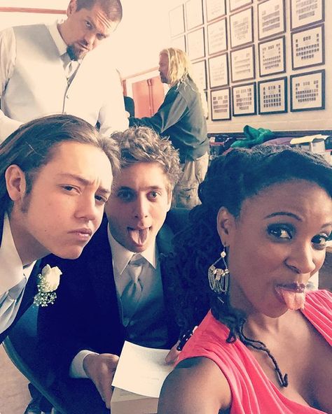 Goofing with the boys! #Shameless #Season6 Shameless Bts, Shanola Hampton, Carl Shameless, Shameless Characters, Shameless Cast, Shameless Tv Show, Ethan Cutkosky, Carl Gallagher, The Gallaghers