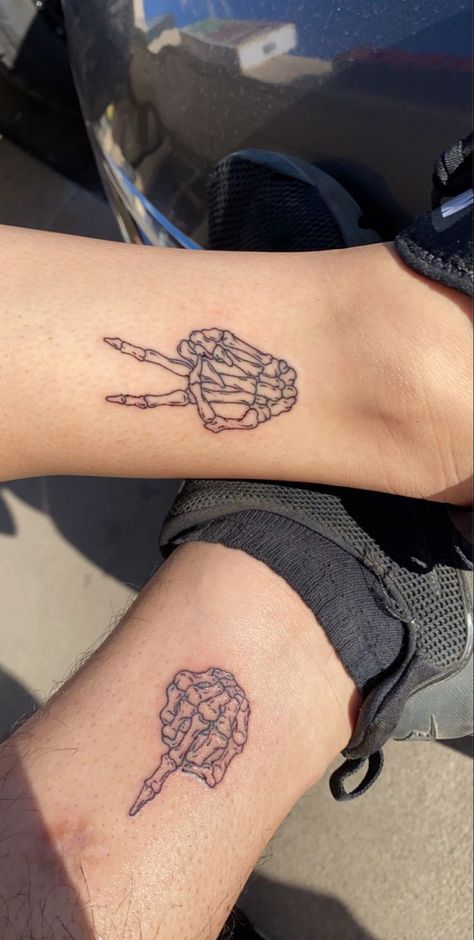 Matching Tattoos For Best Friends Skeleton, Bestie Tattoos Skeleton, Skeleton Piece Sign Tattoo, Best Friend Tattoos Skeleton, Sister Skeleton Tattoo, Goth Bff Tattoos, Peace Skeleton Hand Tattoo, Dark Bestie Tattoos, Skeleton Art Tattoo