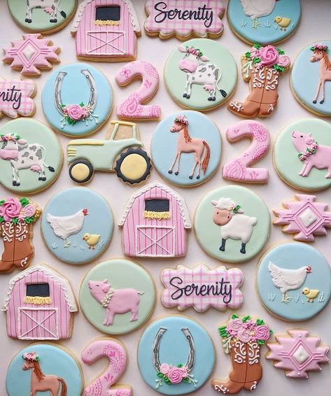 Farm Cookies Decorated, Farm Animal Cookies, Farm Cookies, Farm Theme Birthday, Farm Cake, Pink Animals, Animal Cookies, Farm Birthday, Cookies Decorated