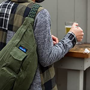 Kavu Rope Bag Outfit Style, Kavu Aesthetic, Kavu Sling Bag, Kavu Rope Bag Outfit, Kavu Bag Outfit, Beach Doodle, Sling Bag Outfit, Kavu Bag, Kavu Rope Bag