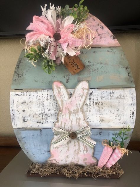 Easter Wood Projects, Rustic Easter Decor, Easter Paintings, Easter Wood Crafts, Easter Spring Wreath, Easter Craft Decorations, Spring Easter Crafts, Easter Bunny Crafts, Easter Projects