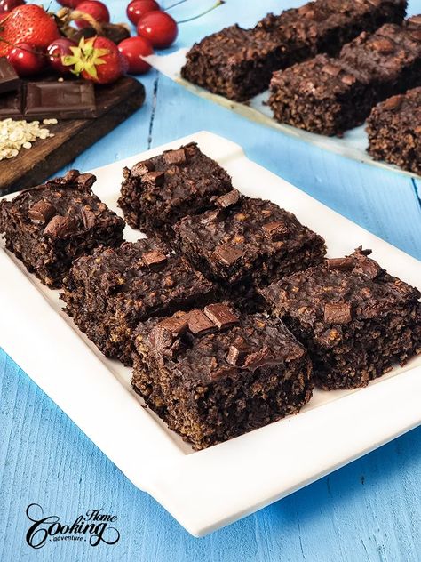 These Healthy Oatmeal Brownies are a delicious guilt-free treat, made with nutrient-rich ingredients perfect for any occasion. Oatmeal Brownies Healthy, Oatmeal Brownies, Brownies Healthy, Hawaiian Poke, Alfredo Sauce Recipe Homemade, Vegetarian Desserts, Healthier Desserts, Guilt Free Snacks, Healthy Brownies