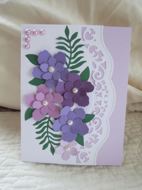 Purple Greeting Cards, Paper Flowers Card, Greeting Cards Handmade Creative Design, Handmade Greeting Card Designs, Happy Birthday Cards Handmade, Mothersday Cards, Card Design Handmade, Card Flowers, Handmade Birthday Cards