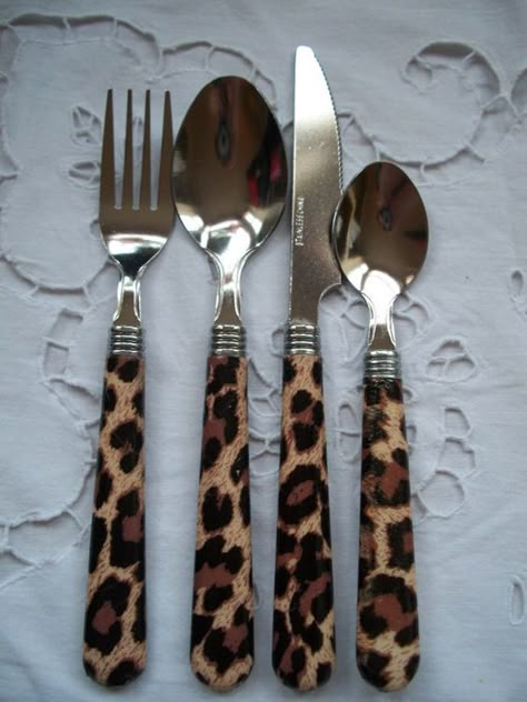 JUNGLE-THEMED SILVERWARE SET - #home #house #jungle ##form #knife #spoon #kitchen Animal Print Decor, Future Apartment Decor, Dream Apartment, First Apartment, House Room, Humble Abode, Dream House Decor, Cutlery Set, My New Room