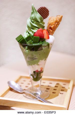 Japanese Parfait, Matcha Parfait, Vanilla Soft Serve, Tea Jelly, Gelato Cake, Japanese Cafe, Vintage Sweets, Desserts In A Glass, Matcha Dessert