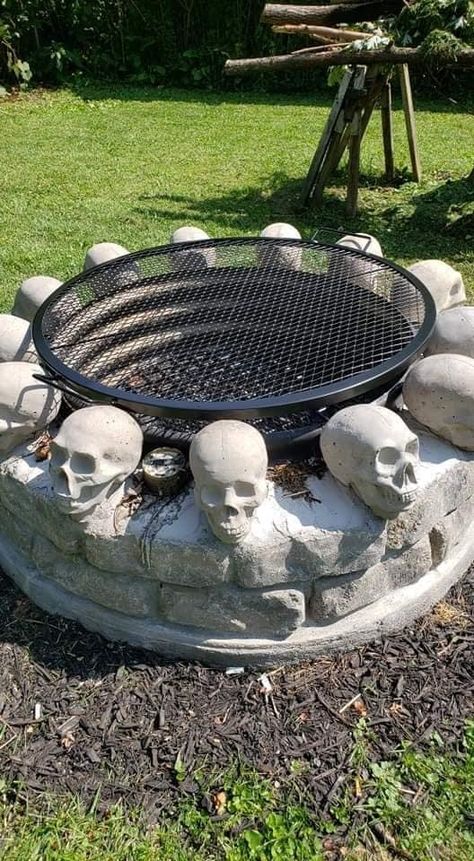 Skull Fire Pit, Fire Pit Skulls, Outdoor Fireplace Plans, Fire Pit Decor, Skull Fire, Goth Garden, Fire Pit Ring, Gothic Garden, Diy Fire Pit