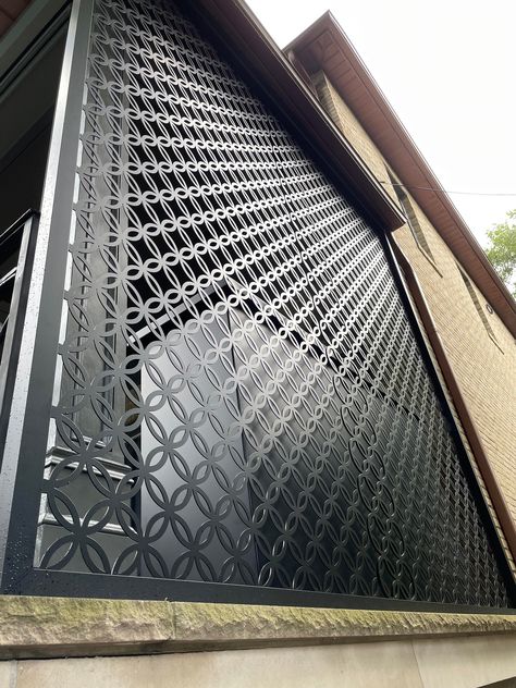 Laser Cut Panels Outdoor, Metal Grill Design, Luxury Facade, Outdoor Partition, Metal Panels Facade, Aluminum Facade, Aluminum Cladding, Wall Cladding Designs, Door Grill