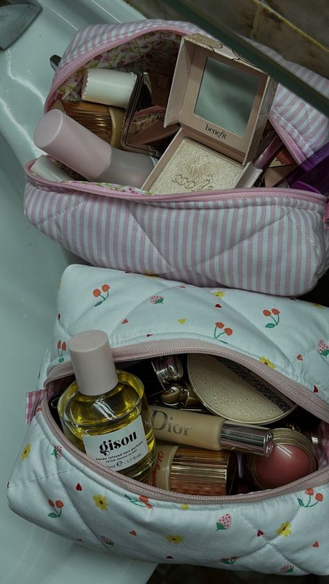 Makeup bags | makeup aesthetic Aesthetic Makeup Bags, Makeup Bags Aesthetic, Aesthetic Makeup Bag, Makeup Business, Bags Makeup, Makeup Purse, Full Makeup, Beauty Aesthetic, Makeup Aesthetic