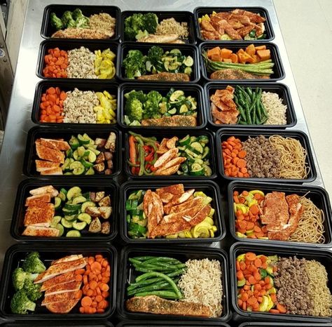 Portion Size, Meal Prep For The Week, Cinnamon Roll, Healthy Meal Prep, Clean Eating Snacks, Easy Cooking, Salmon Recipes, Healthy Cooking, Healthy Lunch