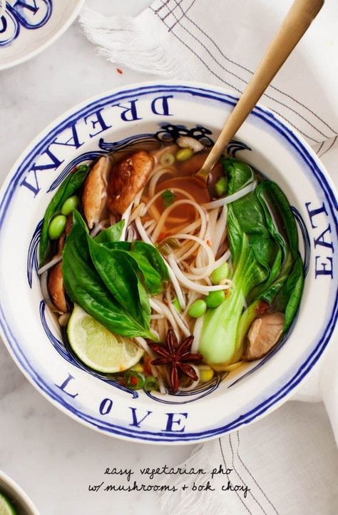 Best Pho Recipe, Easy Pho, Vegan Pho Recipe, Vegetarian Pho, Vegan Pho, Pho Broth, Best Veggie Burger, Pho Soup, Pho Recipe