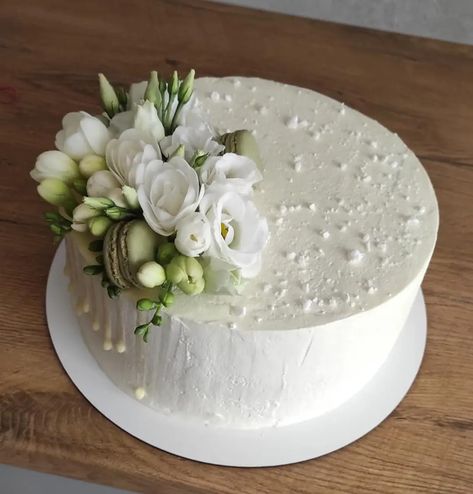 Green And White Cake Design, Single Tier Wedding Cakes, Fruit Cake Design, Modern Birthday Cakes, Birthday Cake For Husband, Cake For Husband, 60th Birthday Cakes, Elegant Birthday Cakes, Torte Cake