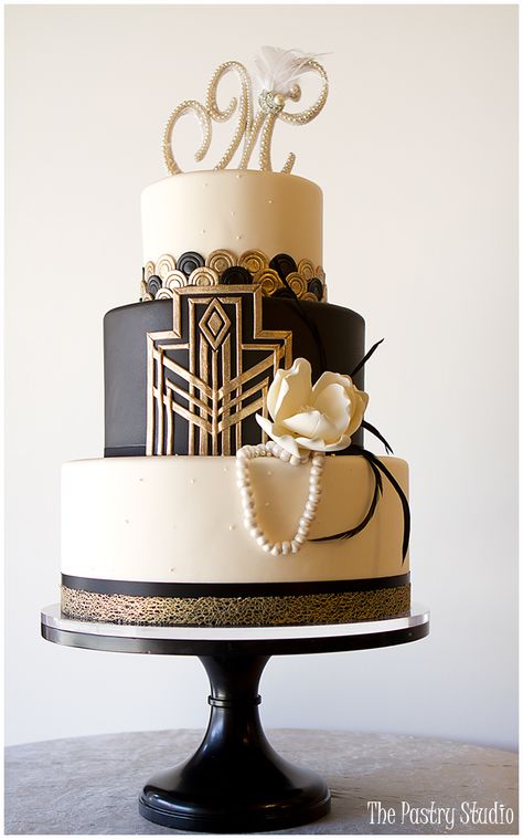 Gatsby-Art Deco Cake Design by The Pastry Studio: Daytona Beach, Florida Gatsby Cakes, Wedding Cake Chic, Gatsby Cake, Art Deco Wedding Cake, Art Deco Cake, Gatsby Wedding Theme, Great Gatsby Theme, Gold Decorations, Great Gatsby Wedding