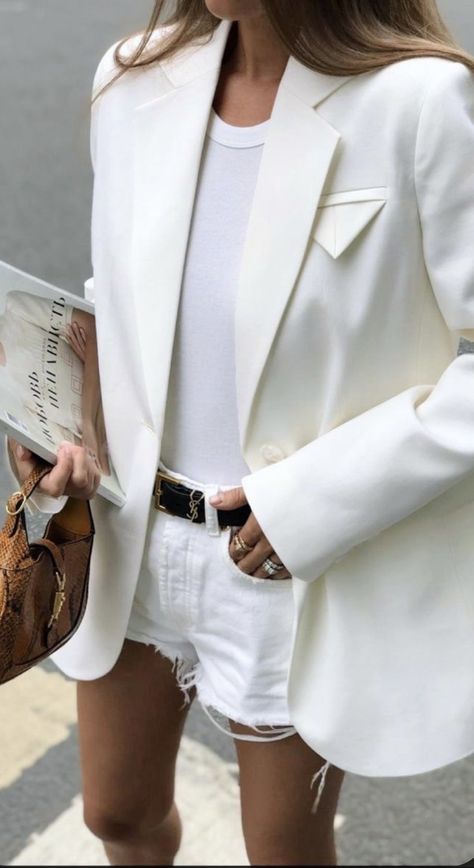 Blazer Bianco Outfit, Jacquemus Le Chiquito Moyen, Outfit Estate, Kate Moss Street Style, Jacquemus Le Chiquito, Minimal Chic Style, Effective Prayer, 2016 Fashion Trends, Casual College Outfits