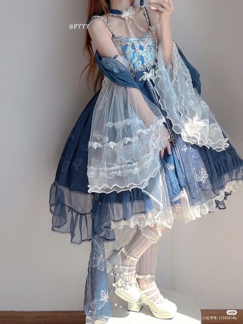 Jellyfish Aesthetic Clothes, Jellyfish Outfit Aesthetic, Jellyfish Aesthetic Outfit, Ocean Themed Outfits, Magical Oc, Jellyfish Outfit, Doll Hair Ideas, White Blue Eyes, Ren Faire Outfits