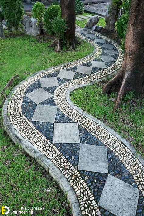 Landscaping Sidewalk, Diy Mosaic Garden, Sidewalk Landscaping, Landscaping Rock, Walkway Landscaping, Walkway Design, Walkways Paths, Rock Landscaping, Path Design