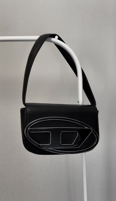 Diesel Y2k Bag Diesel 1dr, Photographie Indie, Diesel Bag, New Wallpapers, Expensive Bag, My Style Bags, Luxury Bags Collection, Y2k Accessories, Girly Bags