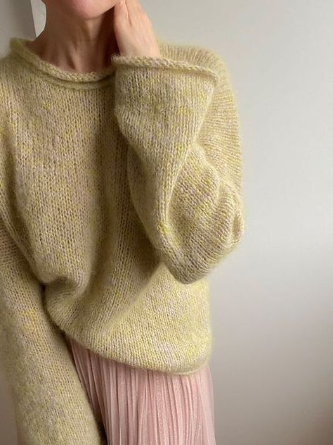 KIRA Jumper pattern by Tanja Koenigs Raglan Knitting Pattern Free, Knitted Jumper Pattern, Knit Jumper Pattern, Intermediate Knitting Patterns, Summer Knitting Patterns, Advanced Knitting, Jumper Pattern, Womens Knitting Patterns, Knitting Patterns Free Sweater