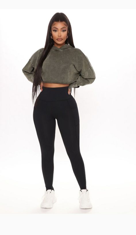 Successful Women Style, Body Sweat, School Uniform Fashion, Fashion Nova Outfits, Chill Outfits, Crop Hoodie, Easy Trendy Outfits, Dope Fashion, Active Leggings