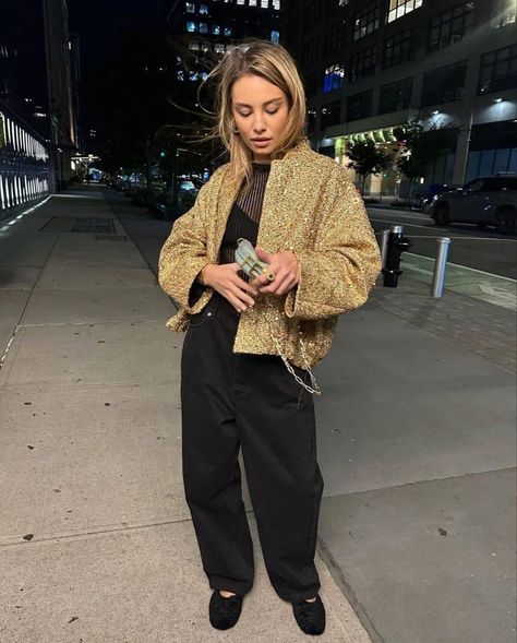 Gold Jacket Outfit, Zara Street Style, Gold Sequin Jacket, Trend 2023, Fall Winter Trends, Autumn Trends, Zara Gold, Gold Jacket, Zara Fashion