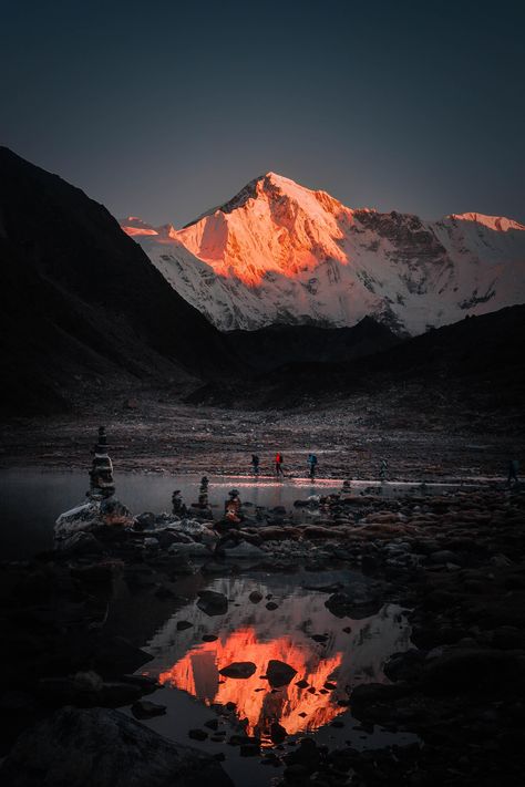 Sunrise on one of the highest mountains on earth - Cho Oyu, Nepal. [OC] [3072 x 4608] Sunrise On Mountains, Shiv God, Drawing Subjects, Picture Prompt, Mountains Sunrise, Cho Oyu, Lonely Mountain, Sunrise Mountain, Mountain Landscape Photography