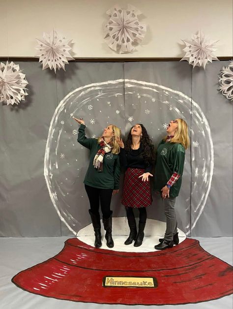 Elementary School Winter Carnival, New Year Decorations Ideas For School, Winter Events For School, Winter Snow Ball Dance, High School Christmas Party Ideas, Winter Party Photo Backdrop, School Dance Winter Theme, Snowball School Dance, Elementary School Holiday Shop