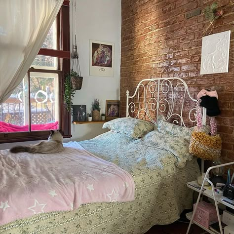 Nancy Wheeler Bedroom, Cozy Coquette, Nancy Wheeler, Coquette Pink, Pretty Room, Dreamy Room, In My Room, Dream Room Inspiration, My Space