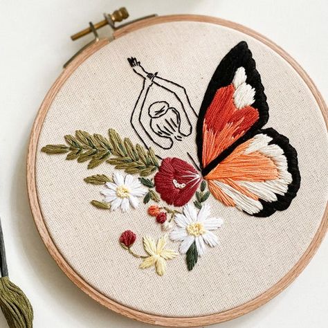 Autumn Embroidery, Embroidery Hoop Crafts, Hand Embroidery Patterns Free, How To Stitch, Simple Hand Embroidery Patterns, Beginner Embroidery, Crewel Embroidery Kits, Hand Embroidery Kits, Diy Embroidery Designs