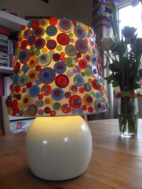 Button lampshade How To Make A Lamp Shade, Button Lampshade, Button Lamp, Indie Crafts, Room Crafts, Cup Crafts, Deco Boheme, Button Art, Diy Lamp